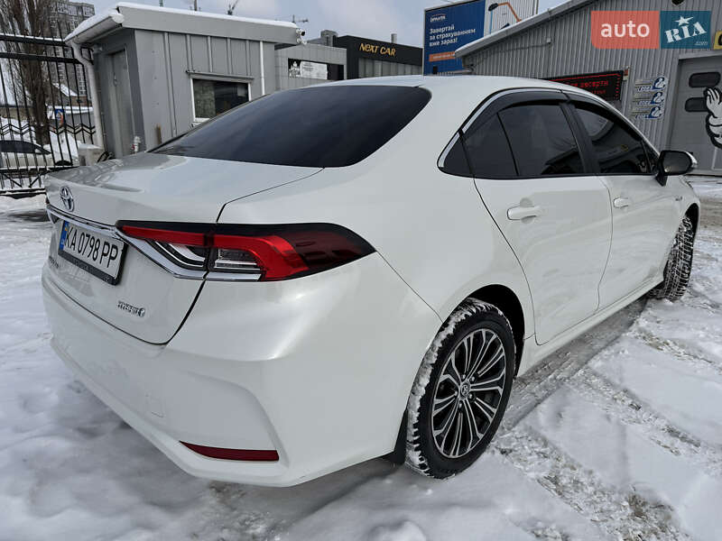 Седан Toyota Corolla 2020 в Киеве