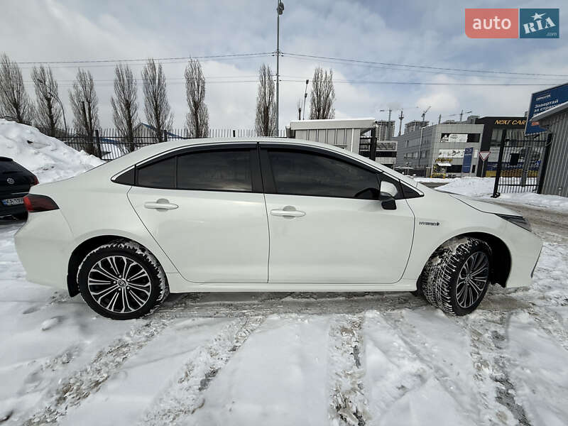 Седан Toyota Corolla 2020 в Киеве