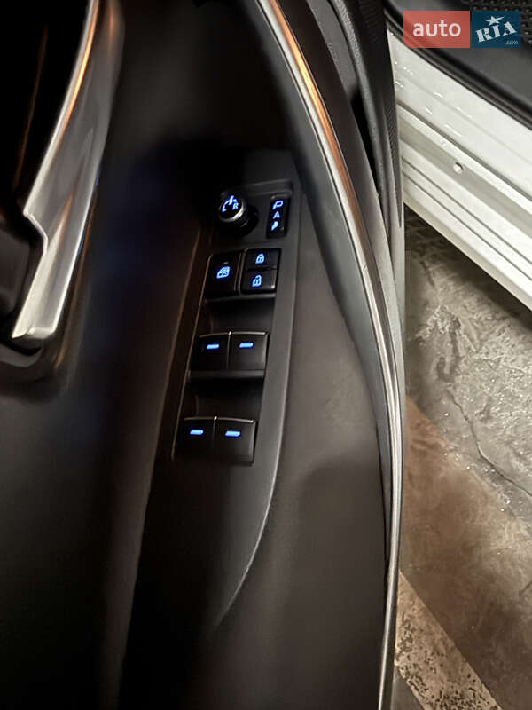 Седан Toyota Corolla 2020 в Киеве