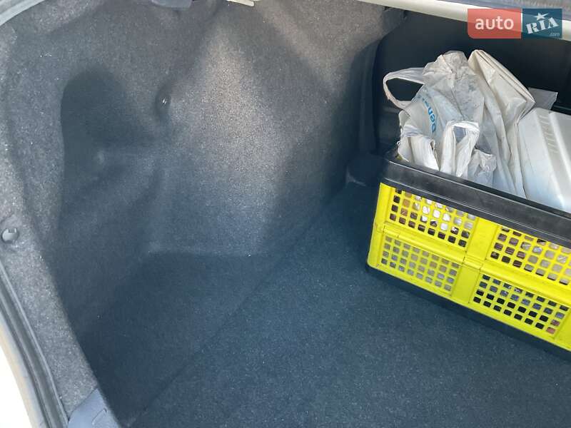 Седан Toyota Corolla 2016 в Киеве