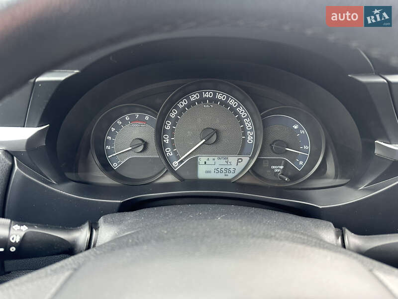 Седан Toyota Corolla 2016 в Киеве