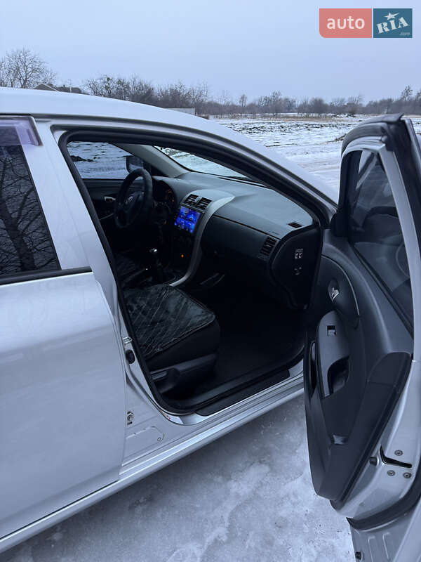 Седан Toyota Corolla 2007 в Валках