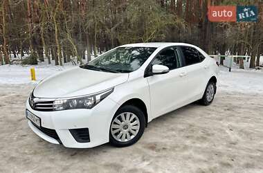 Седан Toyota Corolla 2015 в Києві