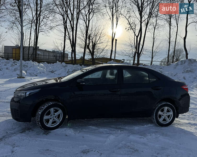 Седан Toyota Corolla 2013 в Тернополе