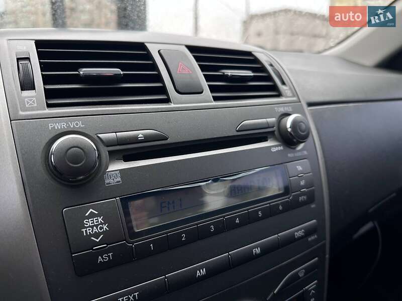 Седан Toyota Corolla 2007 в Киеве