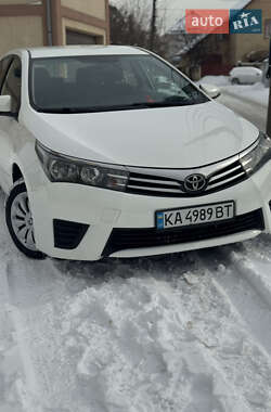 Седан Toyota Corolla 2014 в Киеве