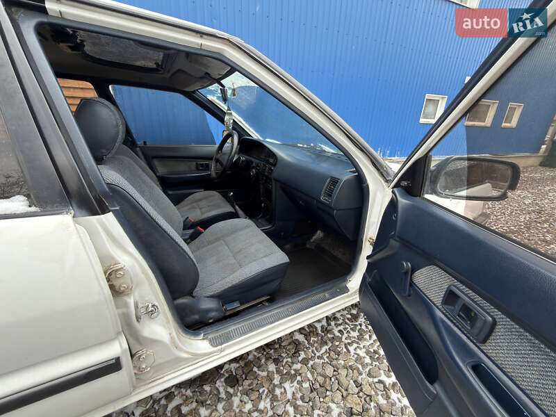 Хэтчбек Toyota Corolla 1988 в Бердичеве фото 13 Хэтчбек Toyota Corolla 1988 в Бердичеве