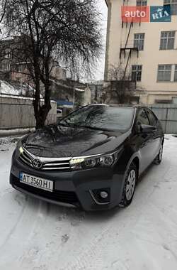 Седан Toyota Corolla 2014 в Івано-Франківську