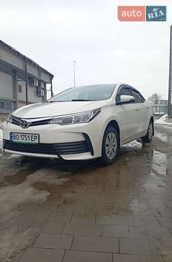 Седан Toyota Corolla 2017 в Івано-Франківську