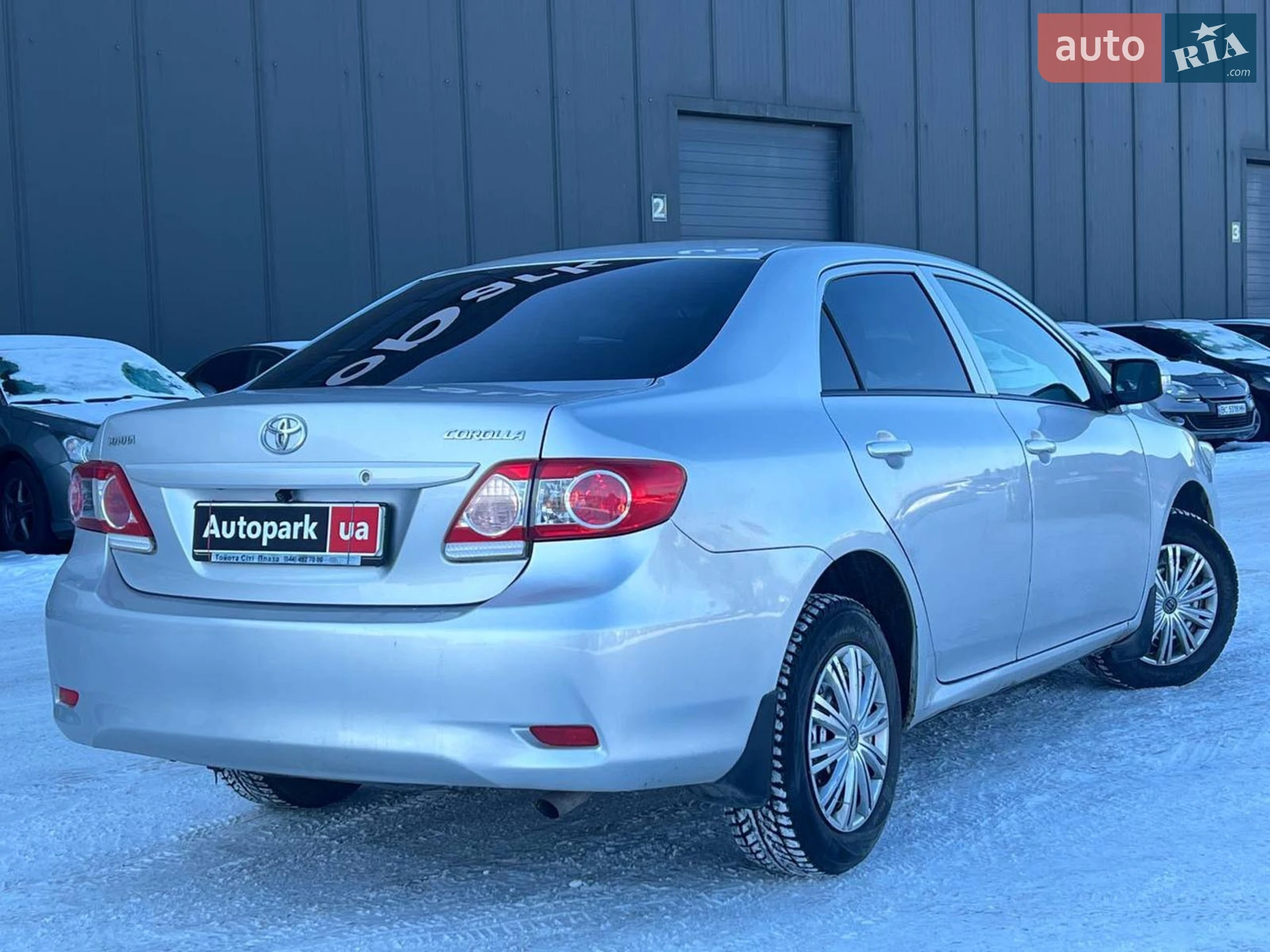 2011 Toyota Corolla - мініатюра 9