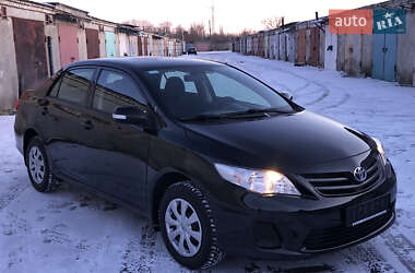 Седан Toyota Corolla 2013 в Жовтих Водах