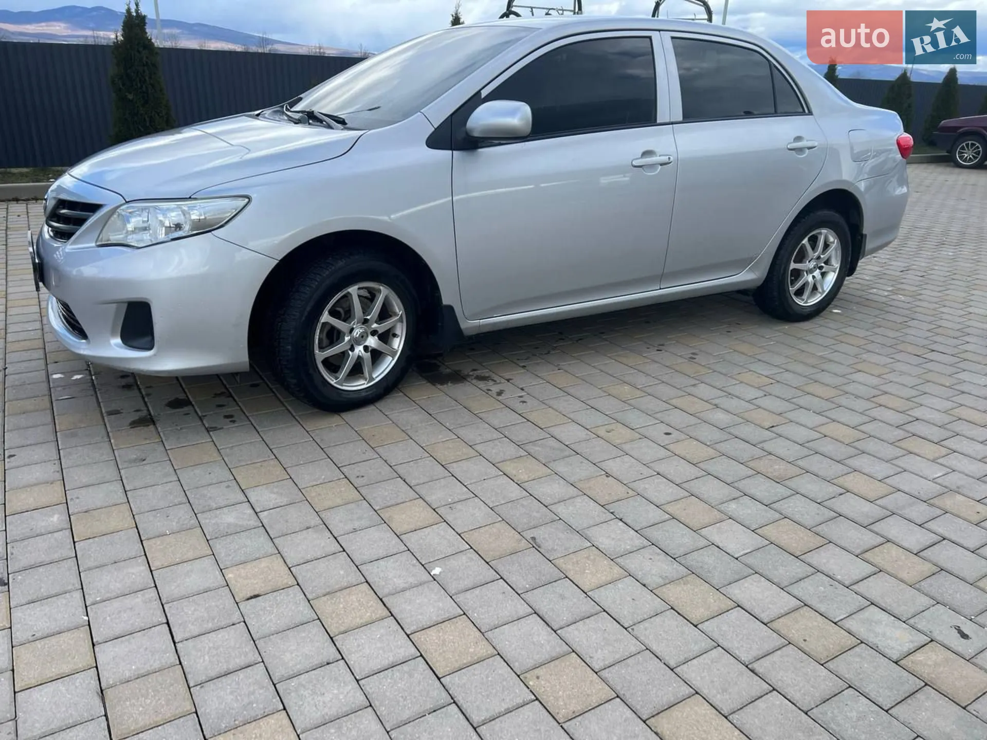 2010 Toyota Corolla - мініатюра 2