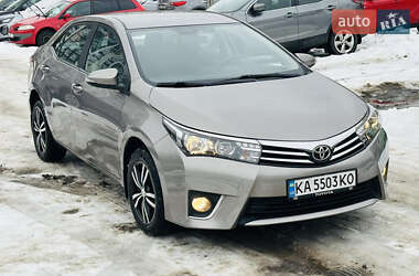 Седан Toyota Corolla 2013 в Киеве