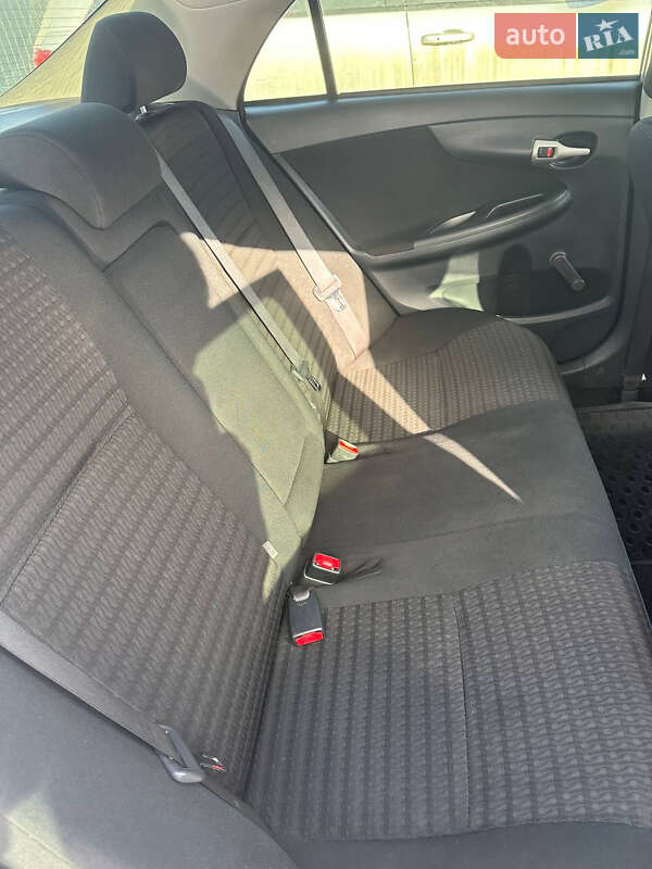 Седан Toyota Corolla 2008 в Тернополе