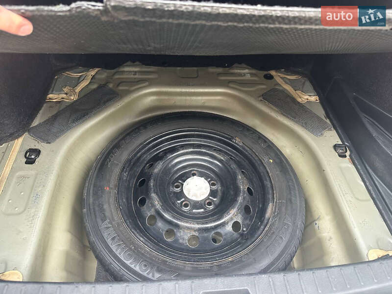 Седан Toyota Corolla 2008 в Тернополе