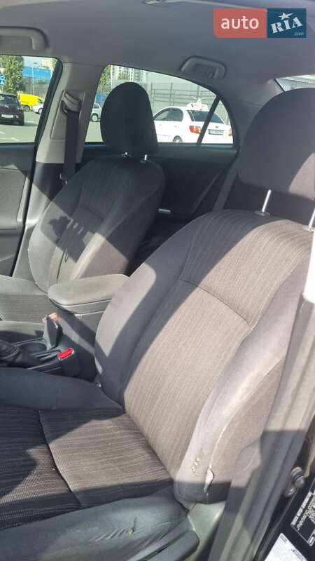 Седан Toyota Corolla 2007 в Киеве