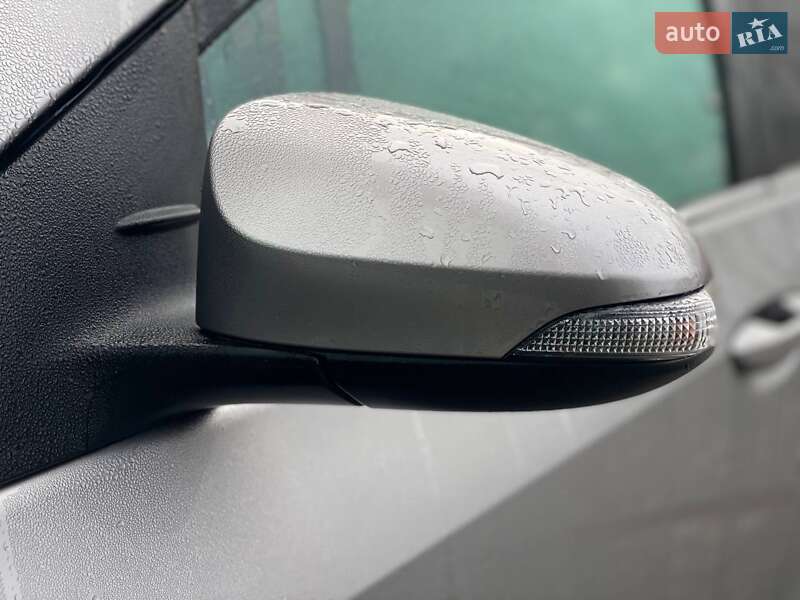 Седан Toyota Corolla 2017 в Киеве фото 18 Седан Toyota Corolla 2017 в Киеве