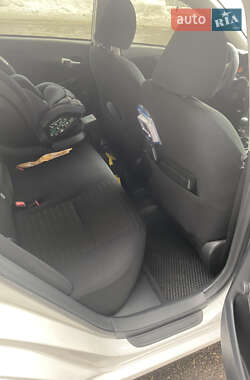 Седан Toyota Corolla 2011 в Сумах