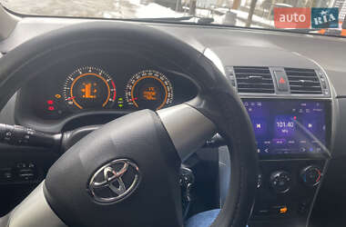 Седан Toyota Corolla 2011 в Сумах