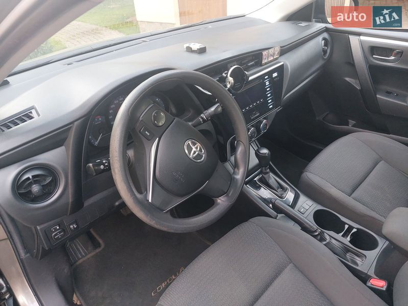 Седан Toyota Corolla 2016 в Луцке