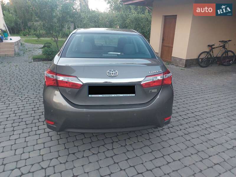 Седан Toyota Corolla 2016 в Луцке