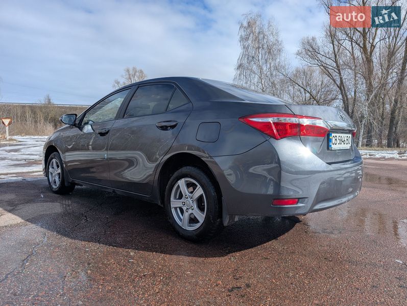 Седан Toyota Corolla 2017 в Киеве