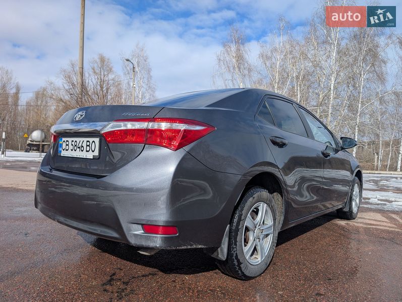 Седан Toyota Corolla 2017 в Киеве