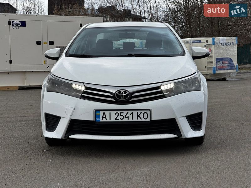 Седан Toyota Corolla 2018 в Киеве