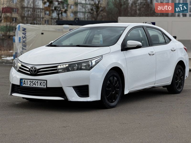 Седан Toyota Corolla 2018 в Киеве