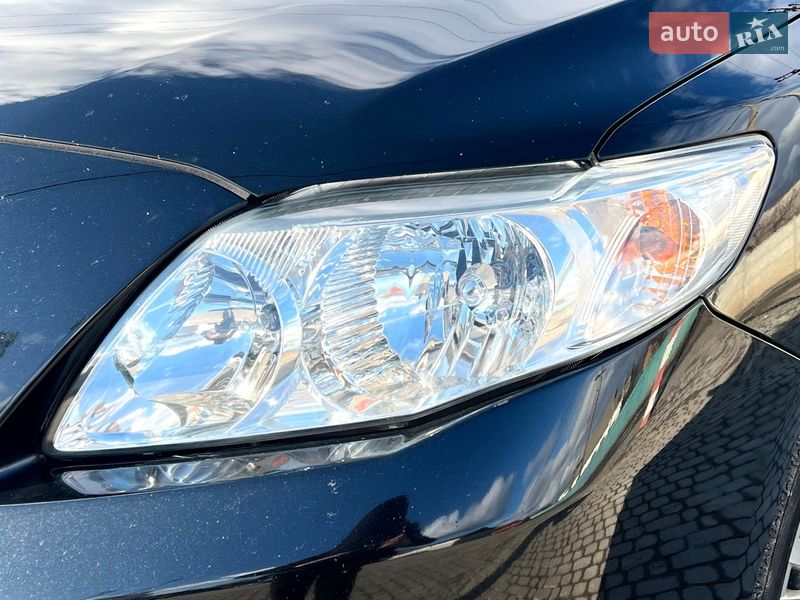 Седан Toyota Corolla 2009 в Кременчуге