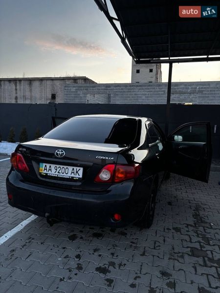 Седан Toyota Corolla 2009 в Дубно