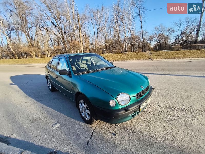 Хэтчбек Toyota Corolla 1999 в Запорожье