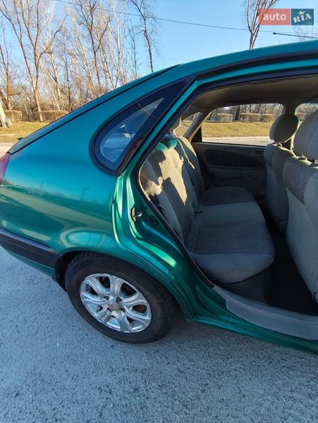 Хэтчбек Toyota Corolla 1999 в Запорожье