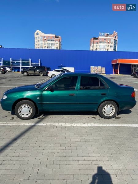 Седан Toyota Corolla 2000 в Умани