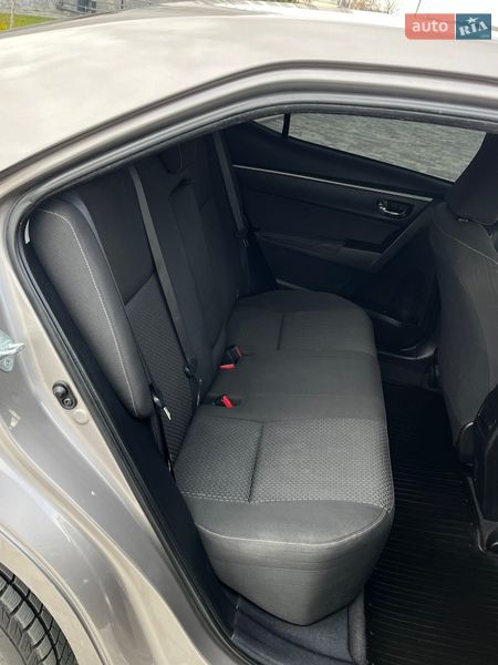 Седан Toyota Corolla 2013 в Мукачево