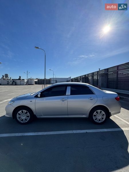 Седан Toyota Corolla 2009 в Киеве