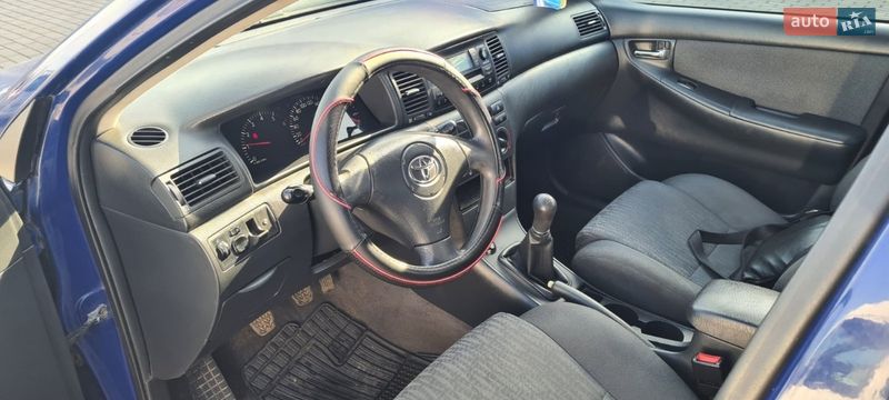 Универсал Toyota Corolla 2004 в Нововолынске