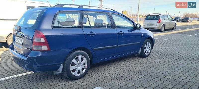 Универсал Toyota Corolla 2004 в Нововолынске