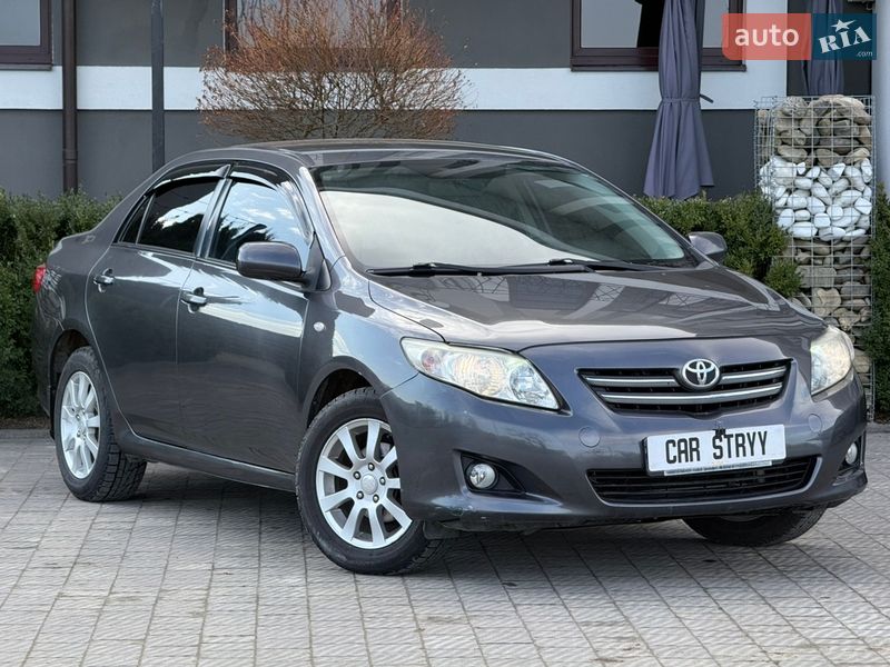 Седан Toyota Corolla 2008 в Стрые