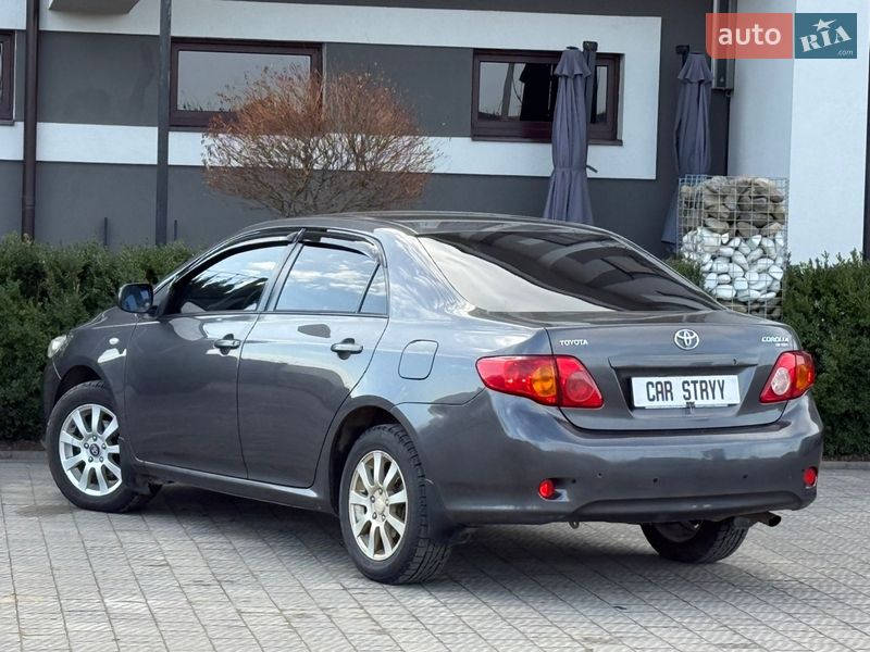 Седан Toyota Corolla 2008 в Стрые