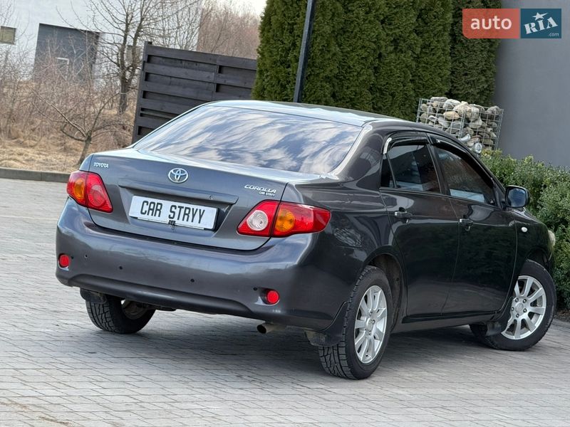 Седан Toyota Corolla 2008 в Стрые