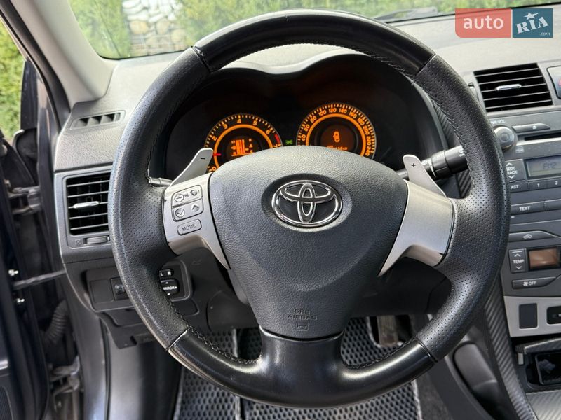 Седан Toyota Corolla 2008 в Стрые