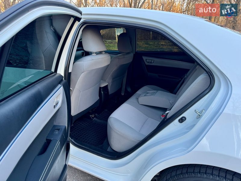 Седан Toyota Corolla 2015 в Одессе