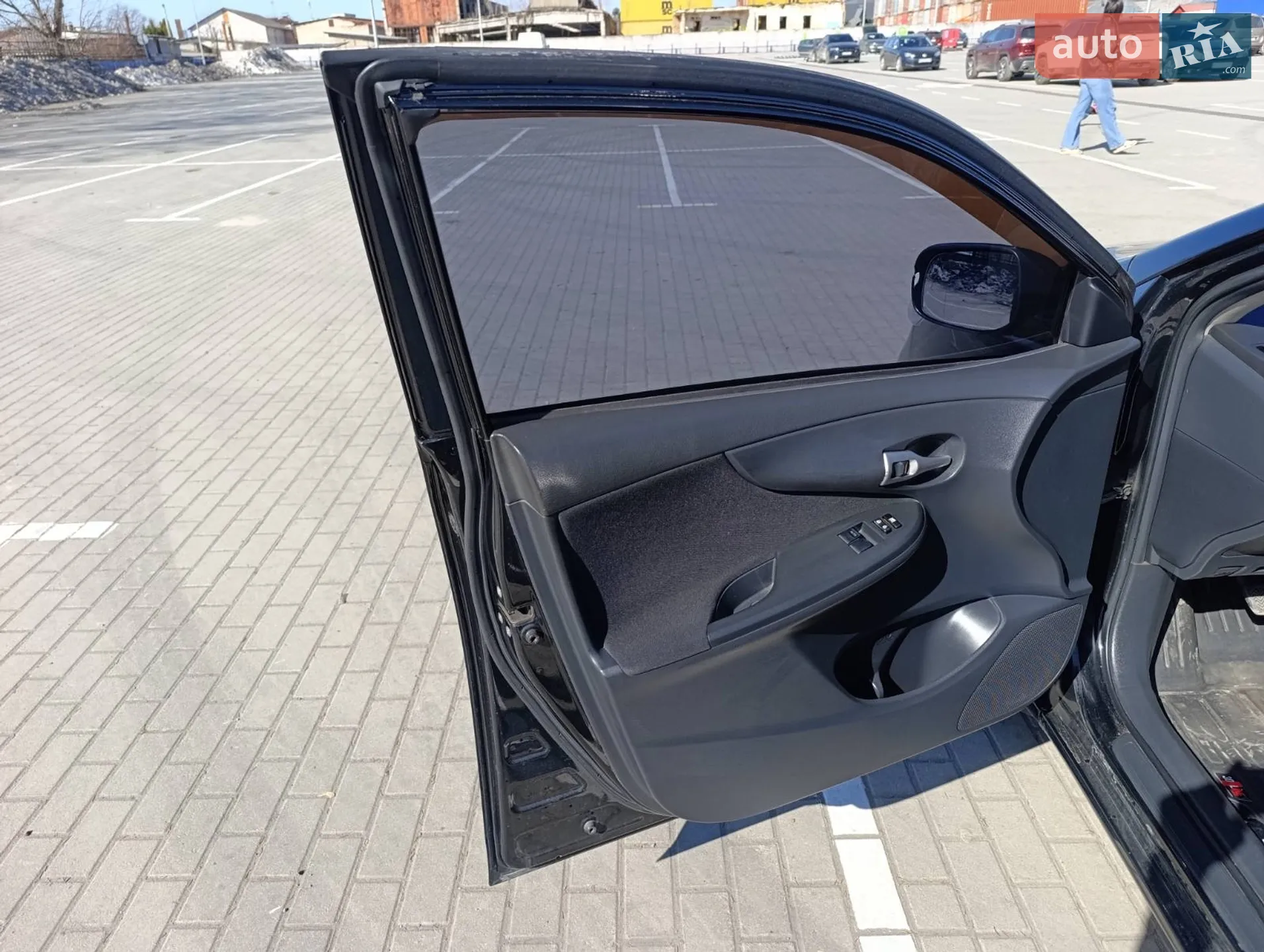 2010 Toyota Corolla - мініатюра 26