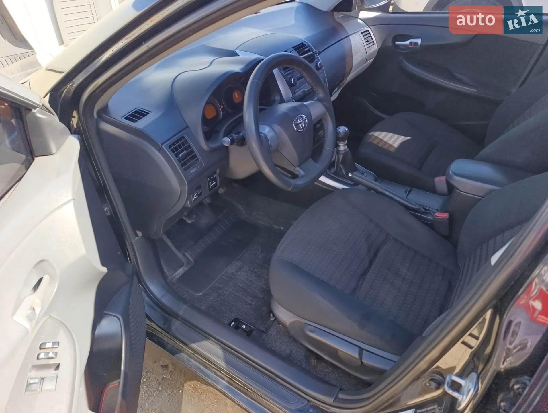 2010 Toyota Corolla - мініатюра 37