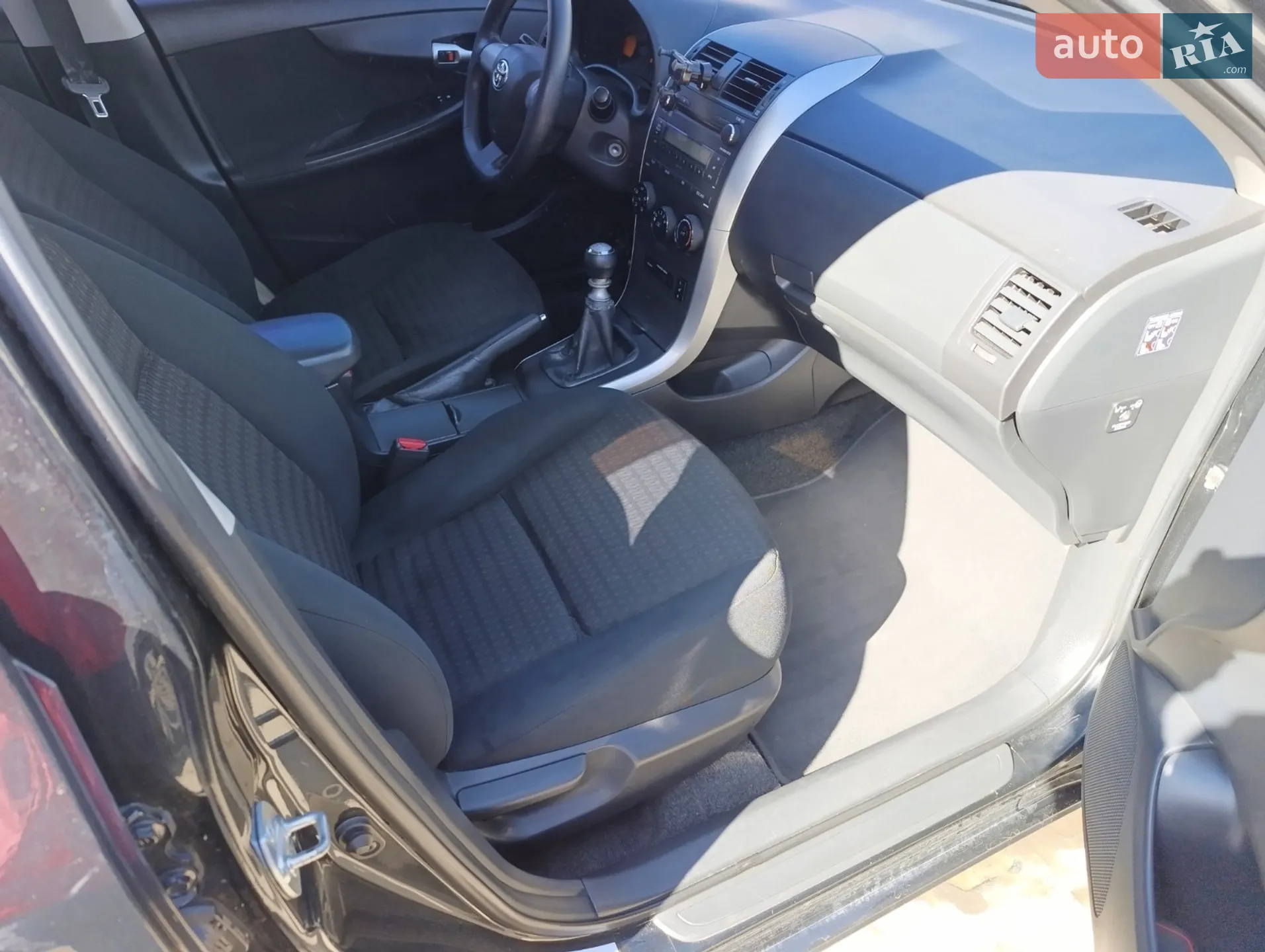 2010 Toyota Corolla - мініатюра 39