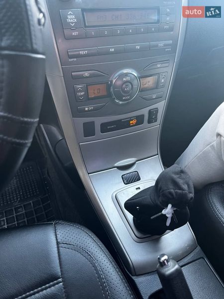 Седан Toyota Corolla 2008 в Стрию