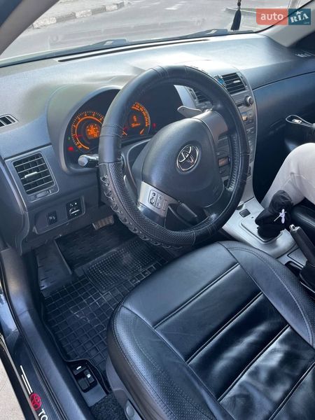 Седан Toyota Corolla 2008 в Стрию