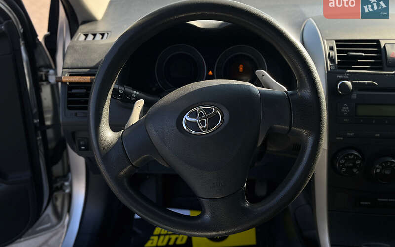 Седан Toyota Corolla 2008 в Мукачевому