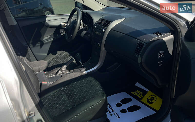 Седан Toyota Corolla 2008 в Мукачевому